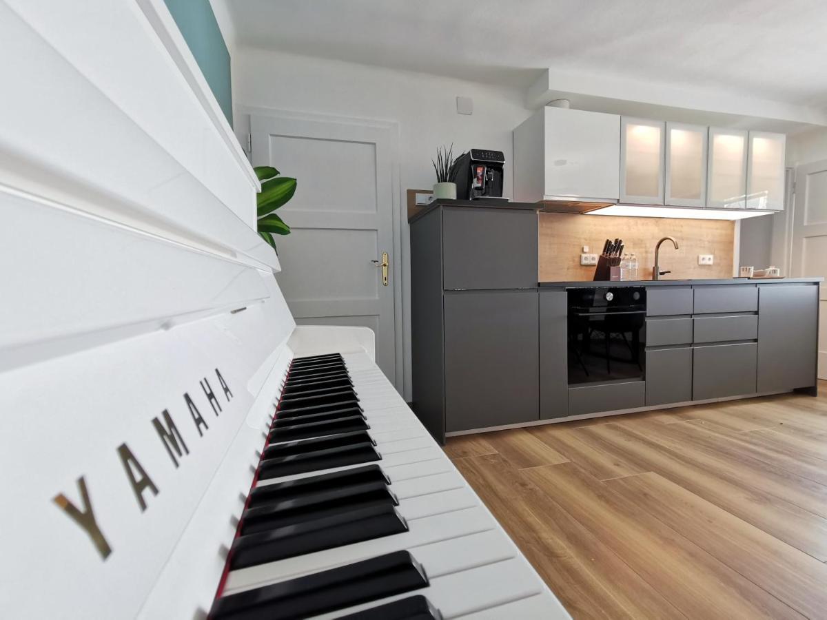 Neues City Center Piano Appartement Mit Netflix Κλάγκενφουρτ Εξωτερικό φωτογραφία