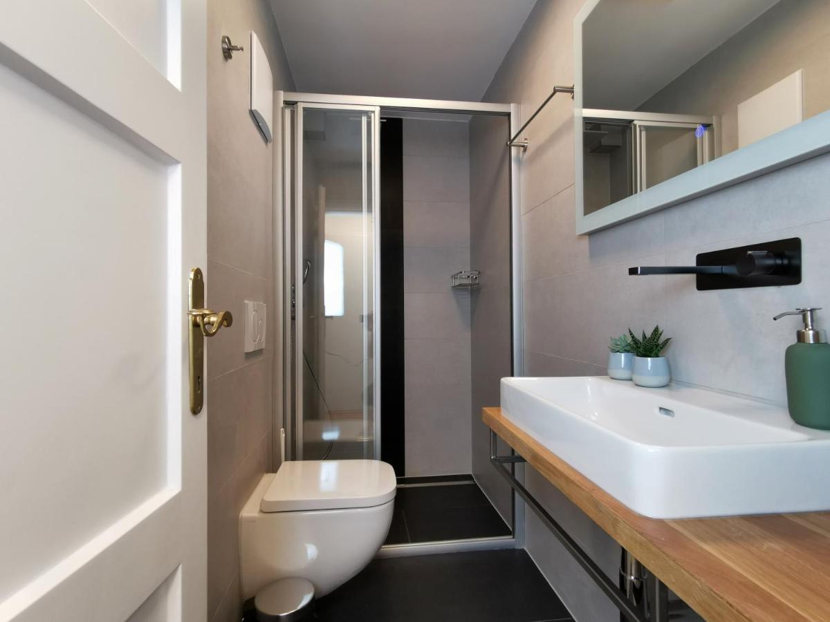 Neues City Center Piano Appartement Mit Netflix Κλάγκενφουρτ Εξωτερικό φωτογραφία